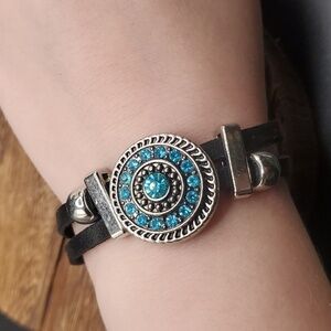 B0131 leather bracelet blue‎ sapphire crystal medallion